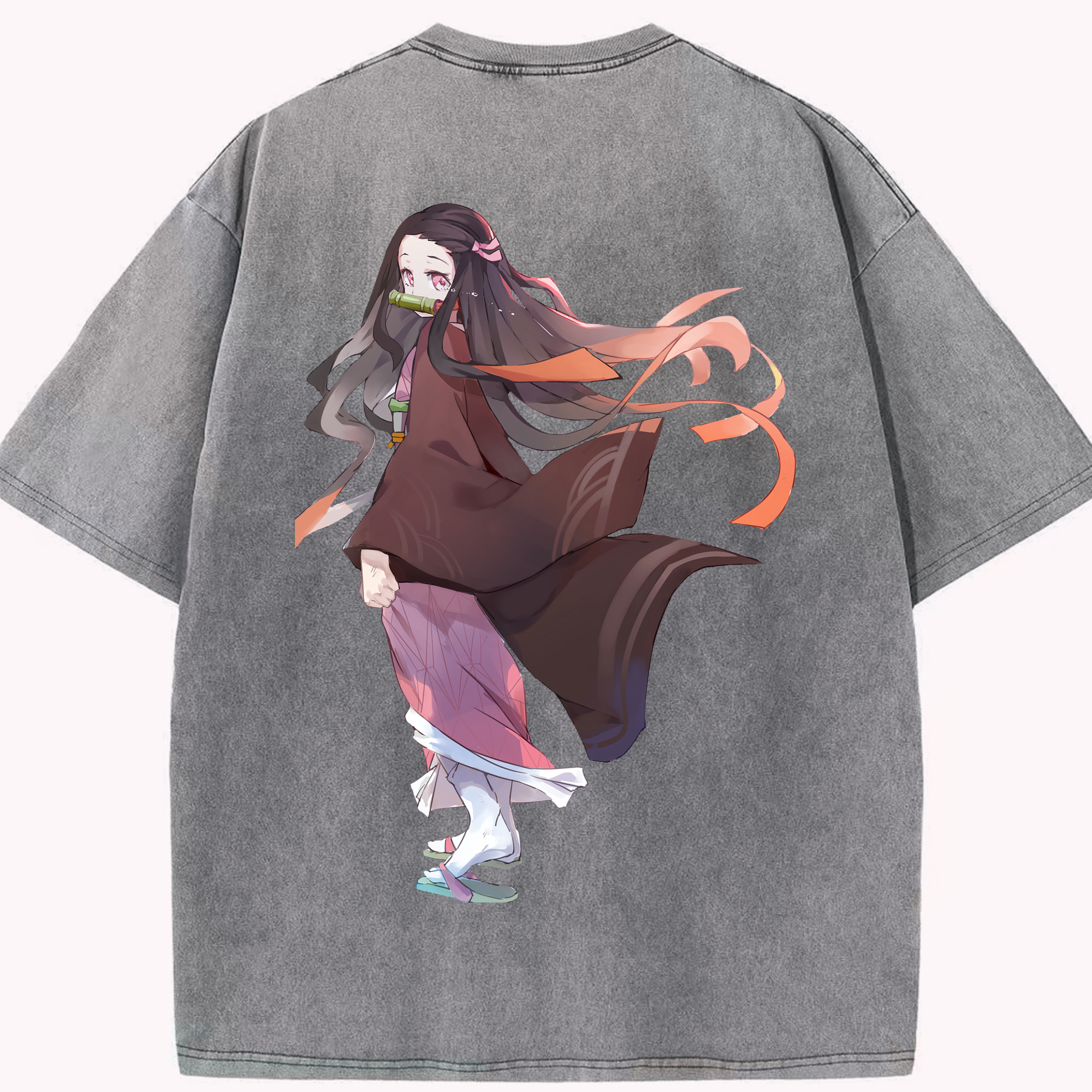 （画像用） 鬼滅の刃（きめつのやいば）竈門 禰󠄀豆子／かまど ねずこ Kamado Nezuko 綿100% ヴィンテージ風 半袖Tシャツ（背面プリント）