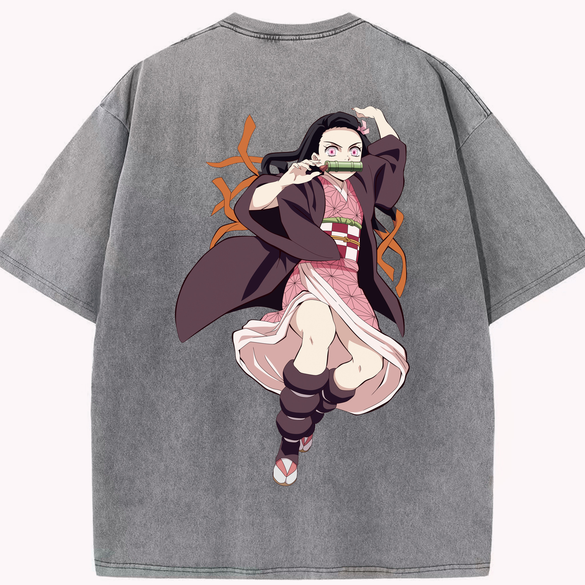 （画像用） 鬼滅の刃（きめつのやいば）竈門 禰󠄀豆子／かまど ねずこ Kamado Nezuko 綿100% ヴィンテージ風 半袖Tシャツ（背面プリント）