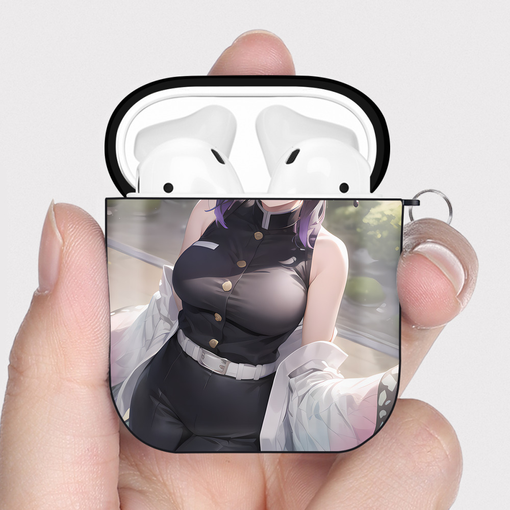 （画像用） 鬼滅の刃（きめつのやいば）蟲柱-胡蝶 しのぶ／こちょう しのぶ Kochou Shinobu AirPods 第2世代保護ケース ハードシェル ブラック 耐衝撃・防指紋・カラビナ付き