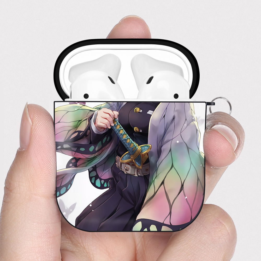 （画像用） 鬼滅の刃（きめつのやいば）蟲柱-胡蝶 しのぶ／こちょう しのぶ Kochou Shinobu AirPods 第2世代保護ケース ハードシェル ブラック 耐衝撃・防指紋・カラビナ付き