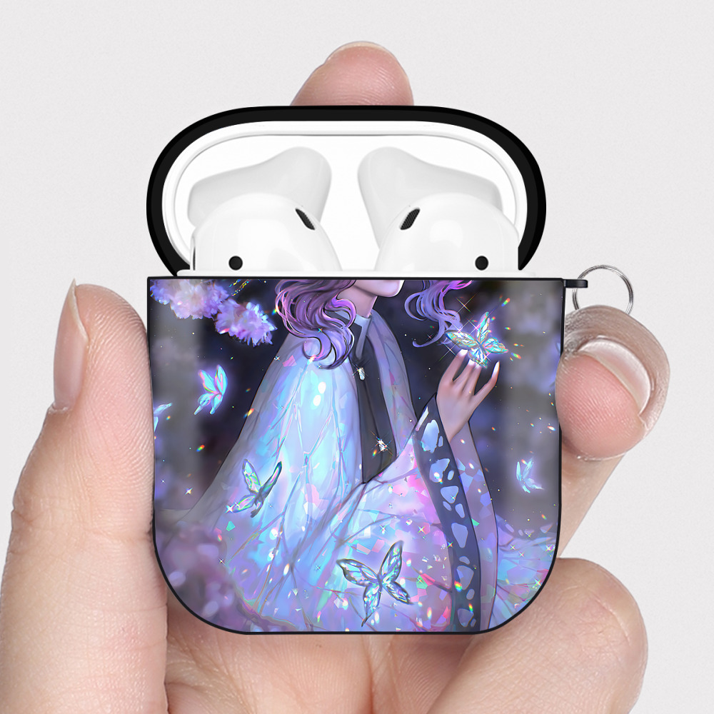 （画像用） 鬼滅の刃（きめつのやいば）蟲柱-胡蝶 しのぶ／こちょう しのぶ Kochou Shinobu AirPods 第2世代保護ケース ハードシェル ブラック 耐衝撃・防指紋・カラビナ付き