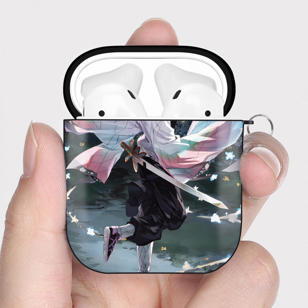 （画像用） 鬼滅の刃（きめつのやいば）蟲柱-胡蝶 しのぶ／こちょう しのぶ Kochou Shinobu AirPods 第2世代保護ケース ハードシェル ブラック 耐衝撃・防指紋・カラビナ付き