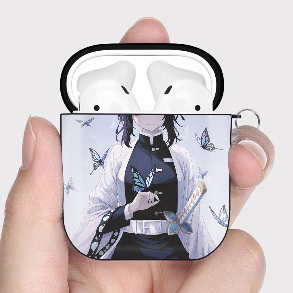 （画像用） 鬼滅の刃（きめつのやいば）蟲柱-胡蝶 しのぶ／こちょう しのぶ Kochou Shinobu AirPods 第2世代保護ケース ハードシェル ブラック 耐衝撃・防指紋・カラビナ付き