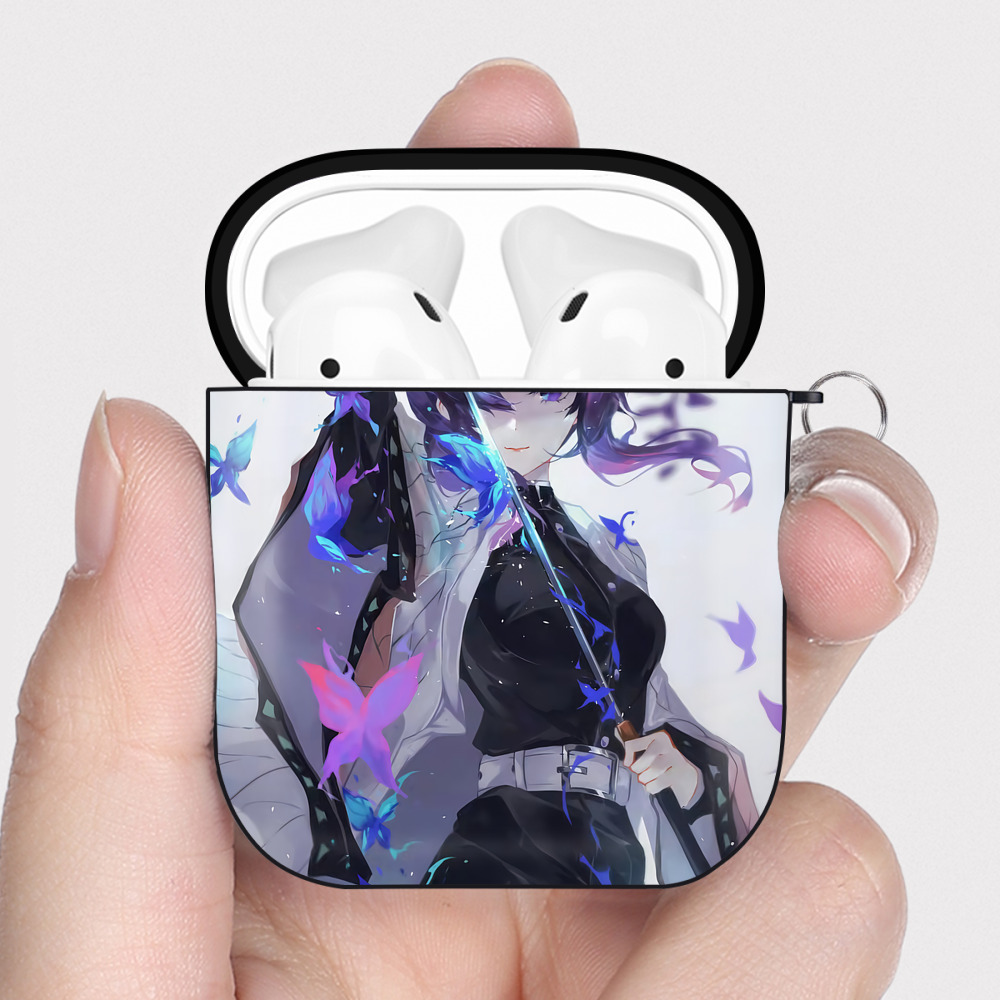 （画像用） 鬼滅の刃（きめつのやいば）蟲柱-胡蝶 しのぶ／こちょう しのぶ Kochou Shinobu AirPods 第2世代保護ケース ハードシェル ブラック 耐衝撃・防指紋・カラビナ付き
