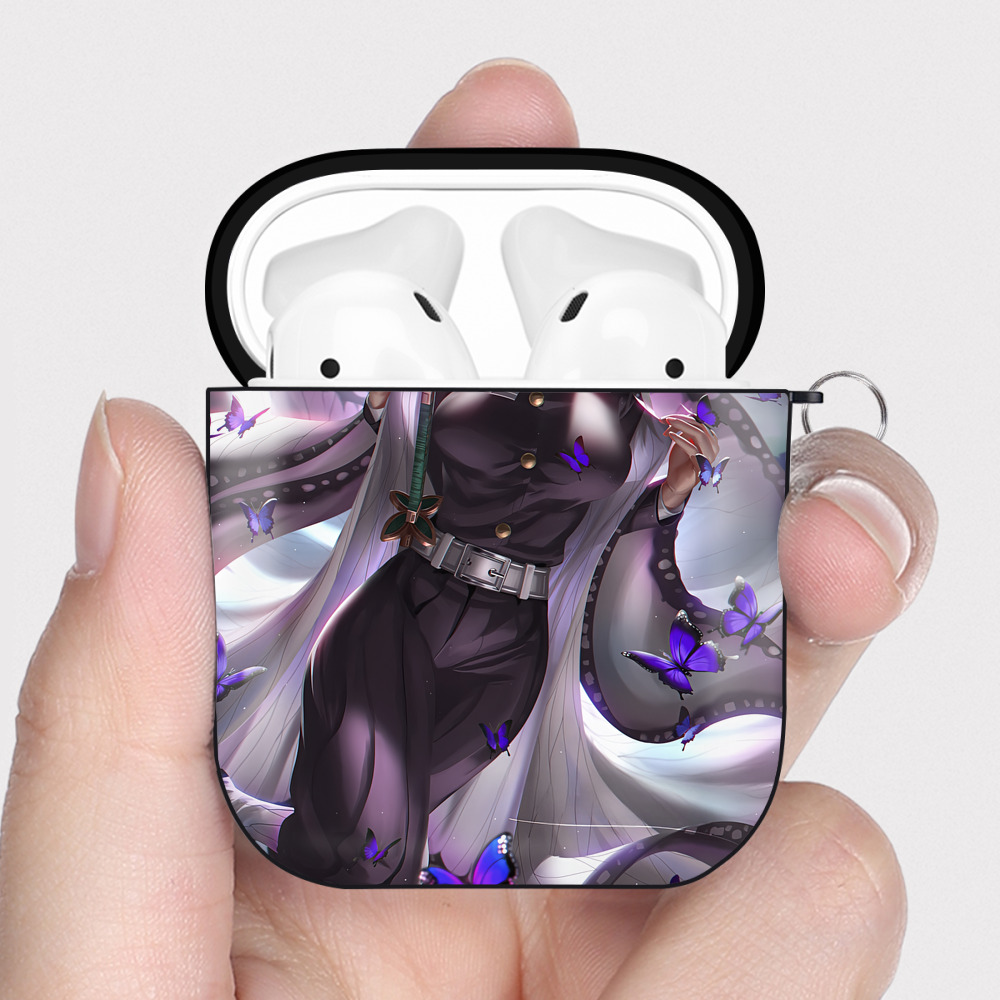 （画像用） 鬼滅の刃（きめつのやいば）蟲柱-胡蝶 しのぶ／こちょう しのぶ Kochou Shinobu AirPods 第2世代保護ケース ハードシェル ブラック 耐衝撃・防指紋・カラビナ付き