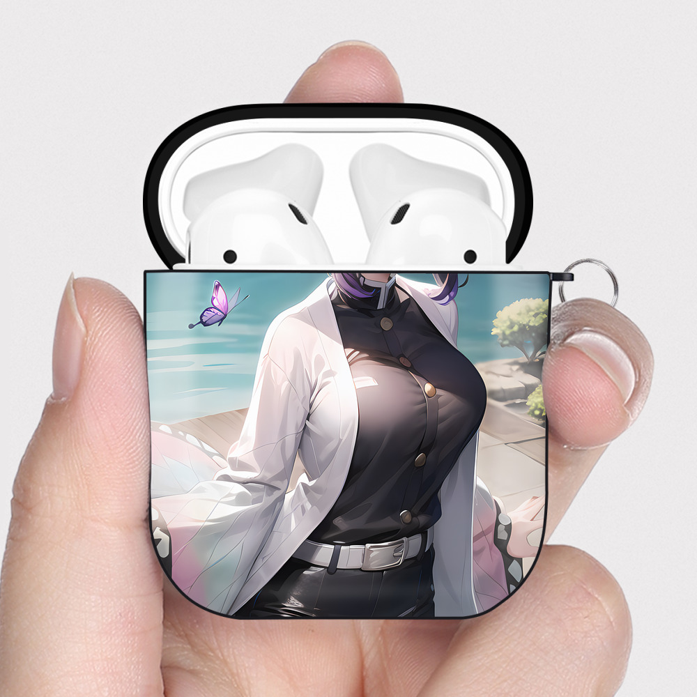 （画像用） 鬼滅の刃（きめつのやいば）蟲柱-胡蝶 しのぶ／こちょう しのぶ Kochou Shinobu AirPods 第2世代保護ケース ハードシェル ブラック 耐衝撃・防指紋・カラビナ付き