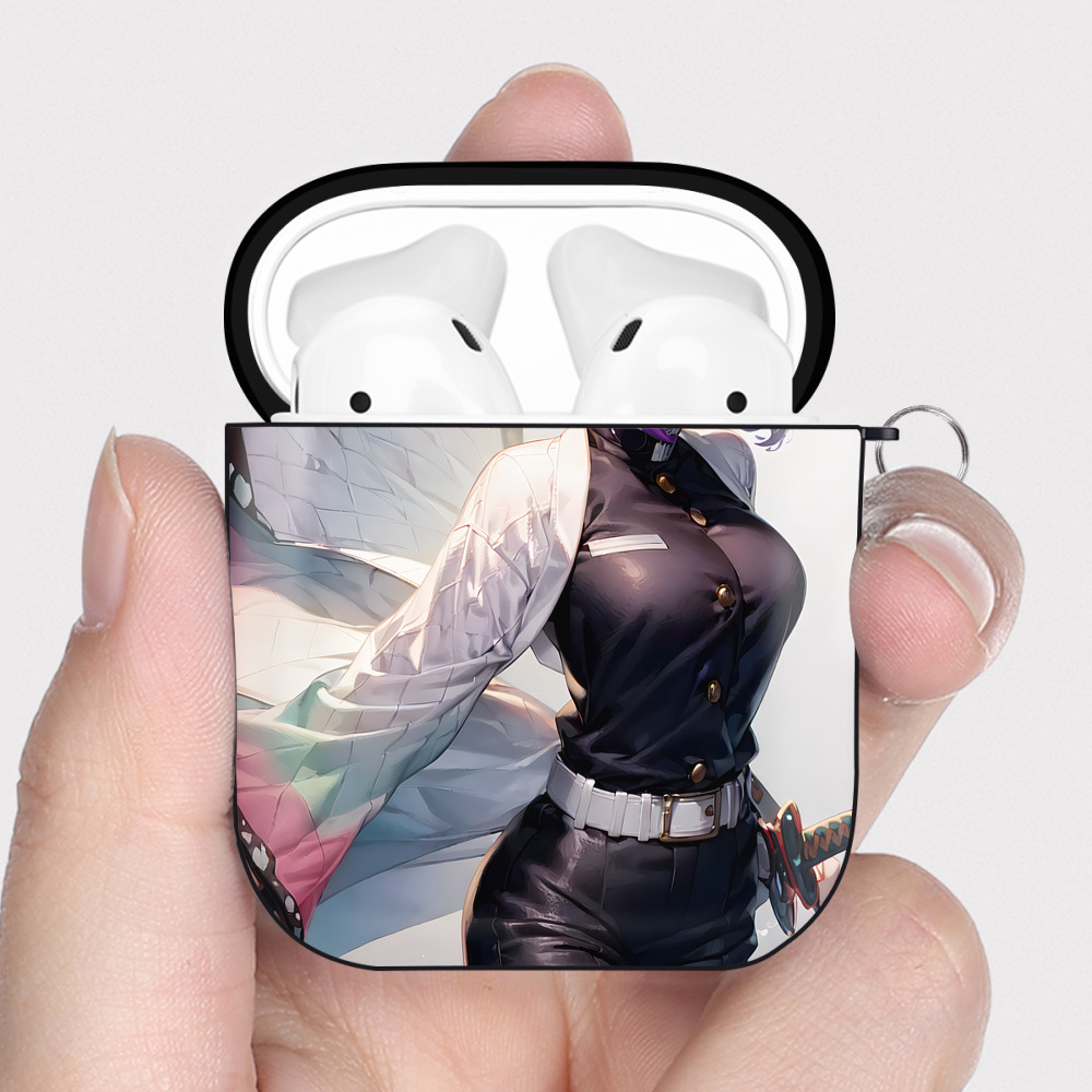 （画像用） 鬼滅の刃（きめつのやいば）蟲柱-胡蝶 しのぶ／こちょう しのぶ Kochou Shinobu AirPods 第2世代保護ケース ハードシェル ブラック 耐衝撃・防指紋・カラビナ付き