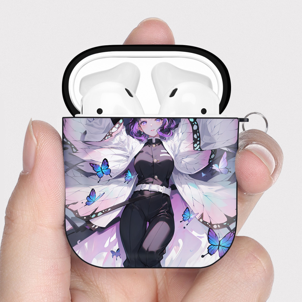 （画像用） 鬼滅の刃（きめつのやいば）蟲柱-胡蝶 しのぶ／こちょう しのぶ Kochou Shinobu AirPods 第2世代保護ケース ハードシェル ブラック 耐衝撃・防指紋・カラビナ付き