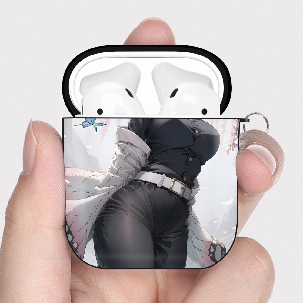 （画像用） 鬼滅の刃（きめつのやいば）蟲柱-胡蝶 しのぶ／こちょう しのぶ Kochou Shinobu AirPods 第2世代保護ケース ハードシェル ブラック 耐衝撃・防指紋・カラビナ付き