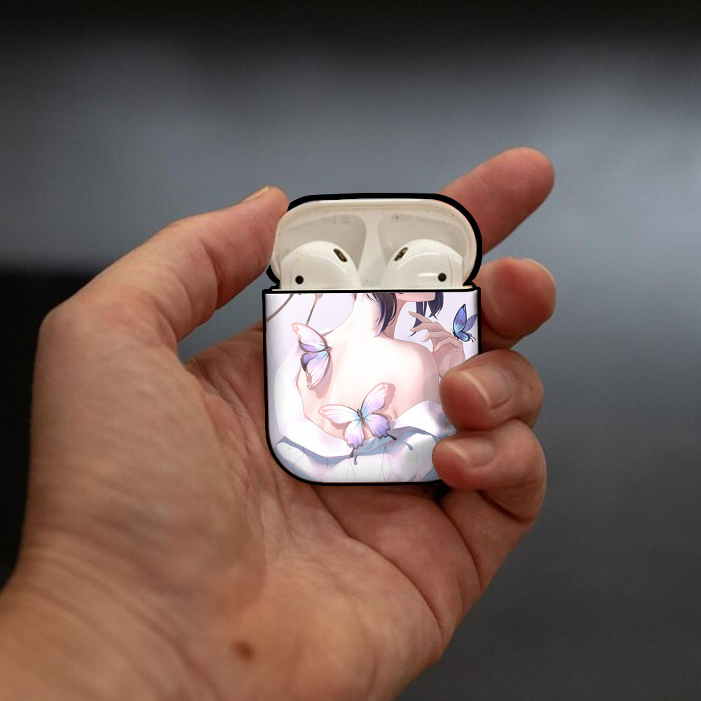 鬼滅の刃（きめつのやいば）蟲柱-胡蝶 しのぶ／こちょう しのぶ Kochou Shinobu AirPods 第2世代保護ケース ハードシェル ブラック 耐衝撃・防指紋・カラビナ付き