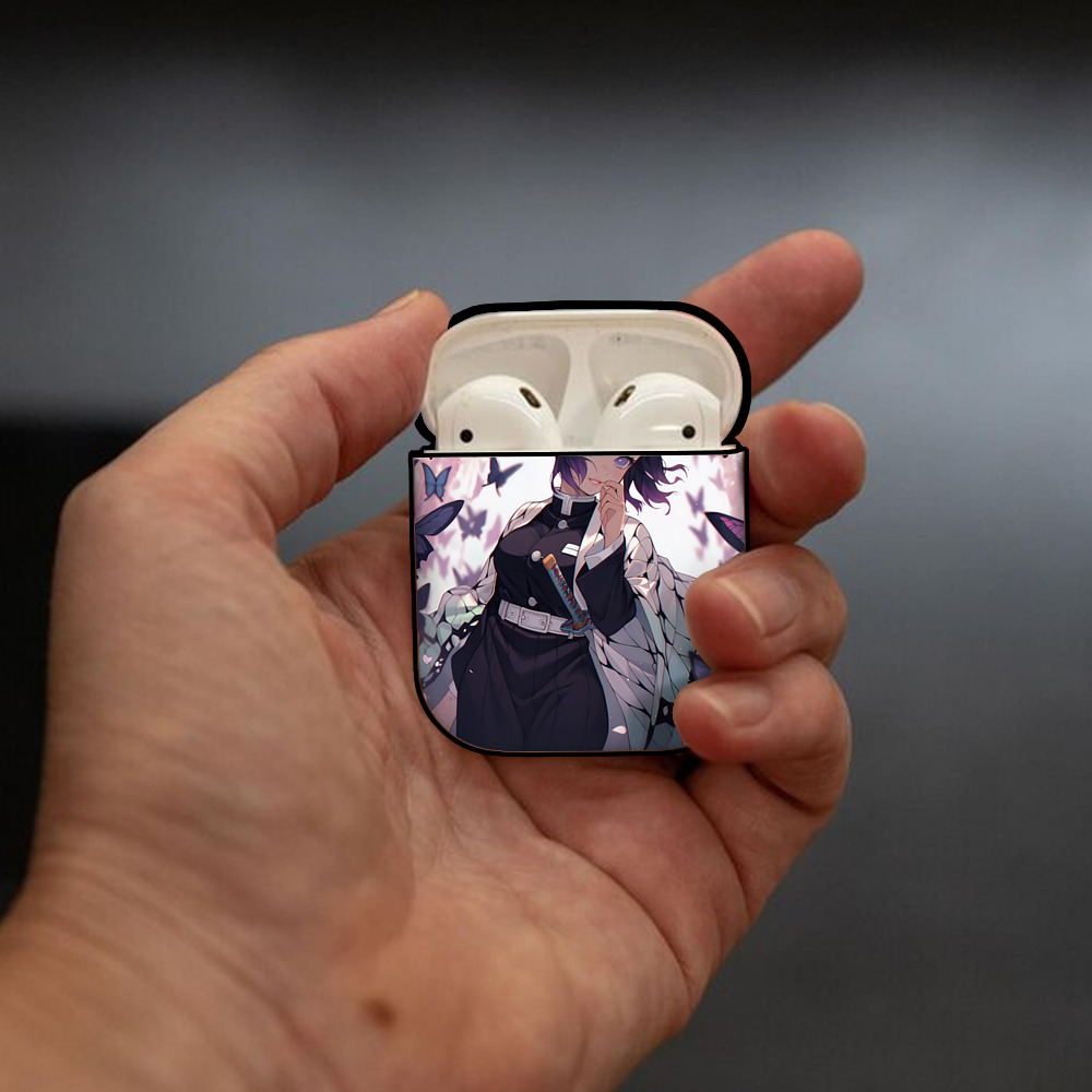 鬼滅の刃（きめつのやいば）蟲柱-胡蝶 しのぶ／こちょう しのぶ Kochou Shinobu AirPods 第2世代保護ケース ハードシェル ブラック 耐衝撃・防指紋・カラビナ付き