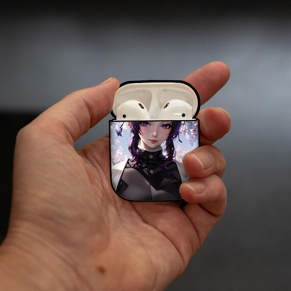 鬼滅の刃（きめつのやいば）蟲柱-胡蝶 しのぶ／こちょう しのぶ Kochou Shinobu AirPods 第2世代保護ケース ハードシェル ブラック 耐衝撃・防指紋・カラビナ付き