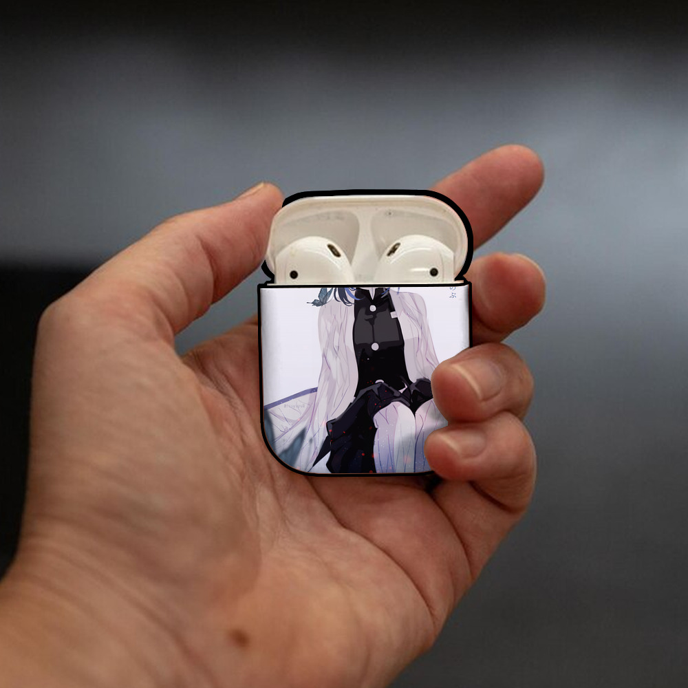 鬼滅の刃（きめつのやいば）蟲柱-胡蝶 しのぶ／こちょう しのぶ Kochou Shinobu AirPods 第2世代保護ケース ハードシェル ブラック 耐衝撃・防指紋・カラビナ付き