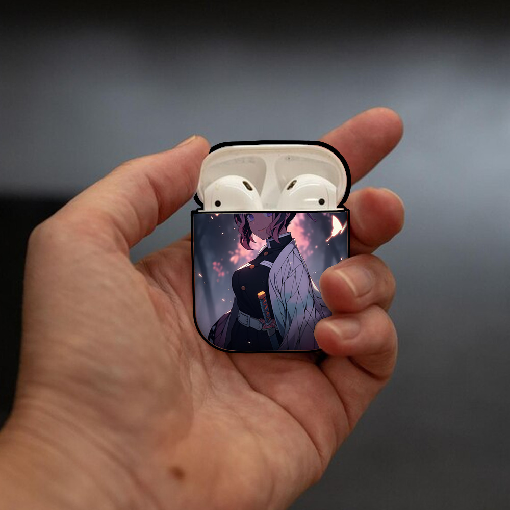 鬼滅の刃（きめつのやいば）蟲柱-胡蝶 しのぶ／こちょう しのぶ Kochou Shinobu AirPods 第2世代保護ケース ハードシェル ブラック 耐衝撃・防指紋・カラビナ付き