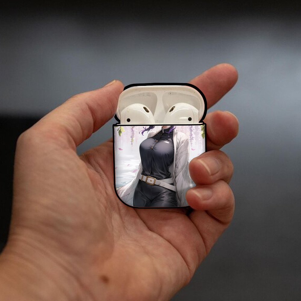 鬼滅の刃（きめつのやいば）蟲柱-胡蝶 しのぶ／こちょう しのぶ Kochou Shinobu AirPods 第2世代保護ケース ハードシェル ブラック 耐衝撃・防指紋・カラビナ付き