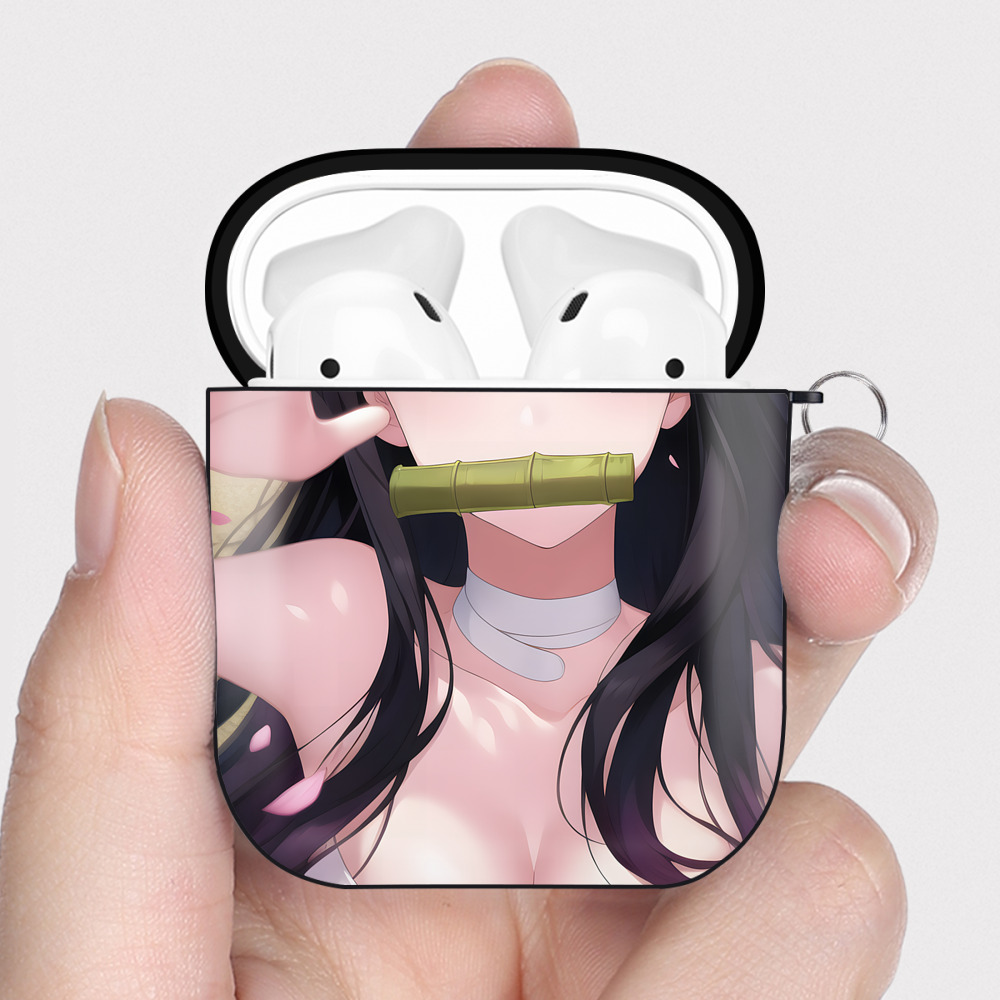 （画像用） 鬼滅の刃（きめつのやいば）竈門 禰󠄀豆子／かまど ねずこ Kamado Nezuko AirPods 第2世代保護ケース ハードシェル ブラック 耐衝撃・防指紋・カラビナ付き
