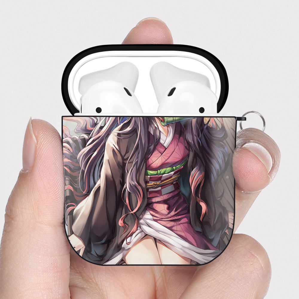 （画像用） 鬼滅の刃（きめつのやいば）竈門 禰󠄀豆子／かまど ねずこ Kamado Nezuko AirPods 第2世代保護ケース ハードシェル ブラック 耐衝撃・防指紋・カラビナ付き