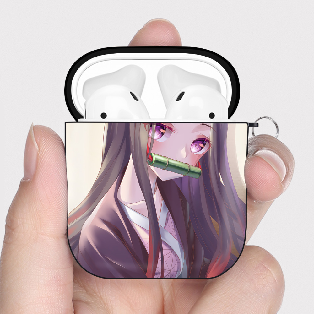 （画像用） 鬼滅の刃（きめつのやいば）竈門 禰󠄀豆子／かまど ねずこ Kamado Nezuko AirPods 第2世代保護ケース ハードシェル ブラック 耐衝撃・防指紋・カラビナ付き