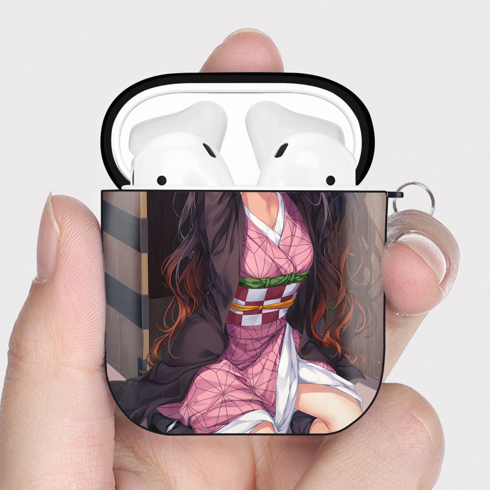 （画像用） 鬼滅の刃（きめつのやいば）竈門 禰󠄀豆子／かまど ねずこ Kamado Nezuko AirPods 第2世代保護ケース ハードシェル ブラック 耐衝撃・防指紋・カラビナ付き