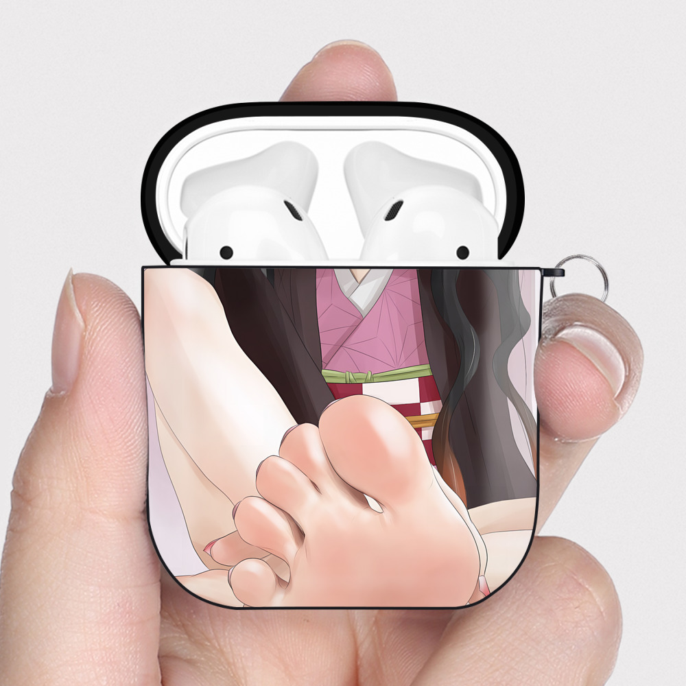 （画像用） 鬼滅の刃（きめつのやいば）竈門 禰󠄀豆子／かまど ねずこ Kamado Nezuko AirPods 第2世代保護ケース ハードシェル ブラック 耐衝撃・防指紋・カラビナ付き