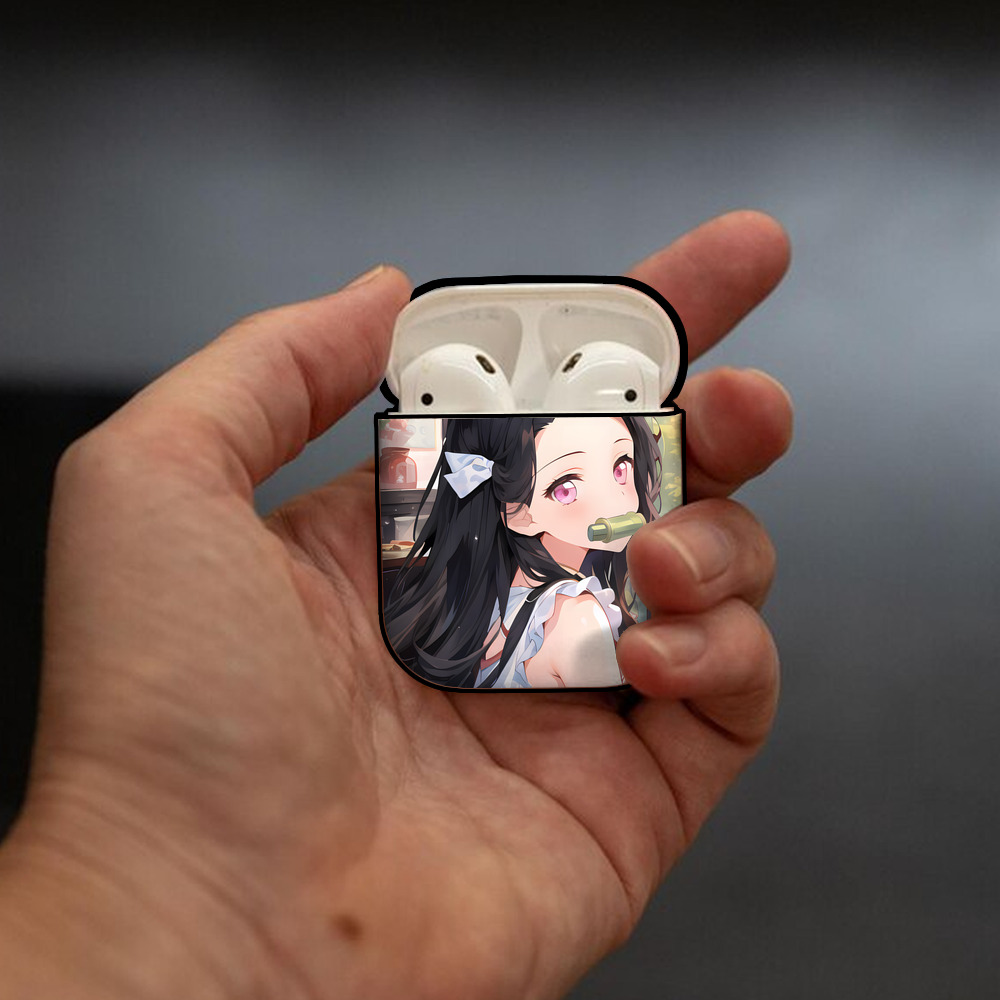 鬼滅の刃（きめつのやいば）竈門 禰󠄀豆子／かまど ねずこ Kamado Nezuko AirPods 第2世代保護ケース ハードシェル ブラック 耐衝撃・防指紋・カラビナ付き