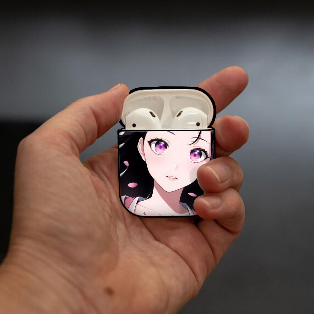 鬼滅の刃（きめつのやいば）竈門 禰󠄀豆子／かまど ねずこ Kamado Nezuko AirPods 第2世代保護ケース ハードシェル ブラック 耐衝撃・防指紋・カラビナ付き