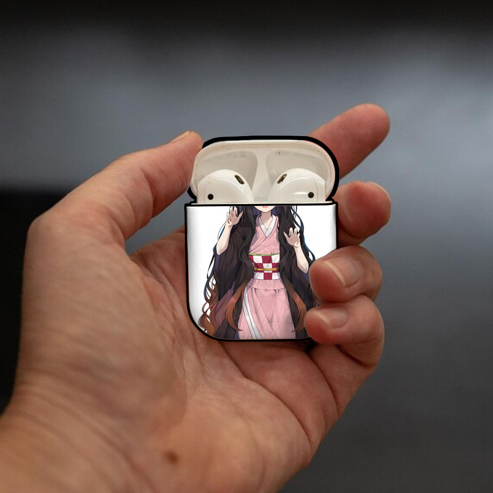 鬼滅の刃（きめつのやいば）竈門 禰󠄀豆子／かまど ねずこ Kamado Nezuko AirPods 第2世代保護ケース ハードシェル ブラック 耐衝撃・防指紋・カラビナ付き