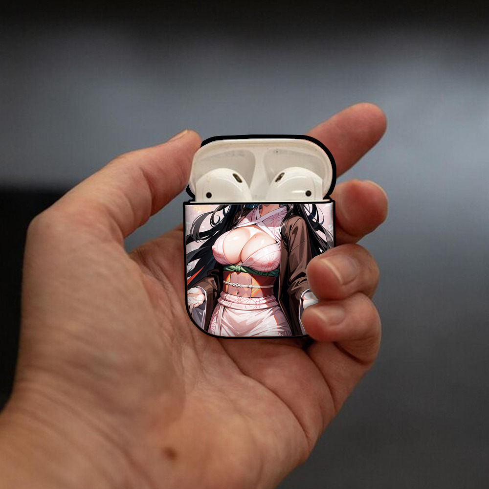鬼滅の刃（きめつのやいば）竈門 禰󠄀豆子／かまど ねずこ Kamado Nezuko AirPods 第2世代保護ケース ハードシェル ブラック 耐衝撃・防指紋・カラビナ付き