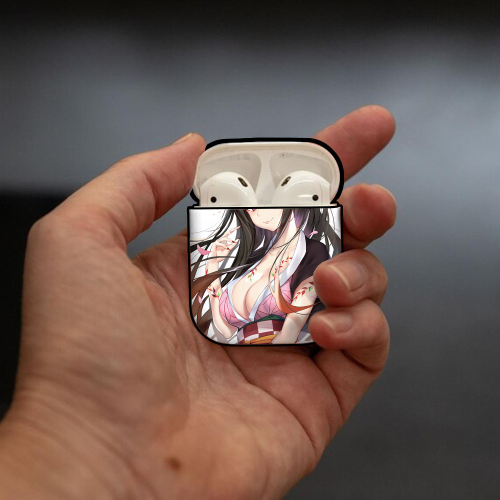 鬼滅の刃（きめつのやいば）竈門 禰󠄀豆子／かまど ねずこ Kamado Nezuko AirPods 第2世代保護ケース ハードシェル ブラック 耐衝撃・防指紋・カラビナ付き