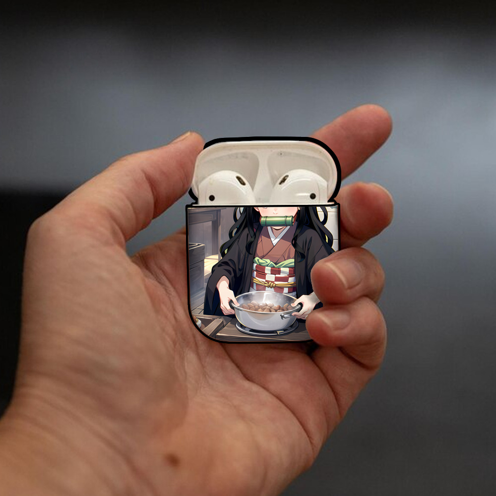 鬼滅の刃（きめつのやいば）竈門 禰󠄀豆子／かまど ねずこ Kamado Nezuko AirPods 第2世代保護ケース ハードシェル ブラック 耐衝撃・防指紋・カラビナ付き