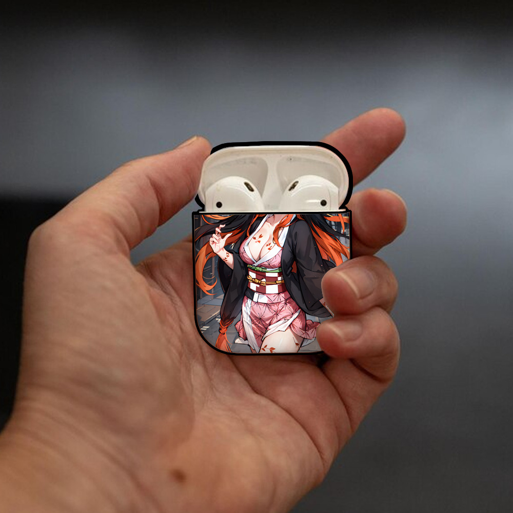 鬼滅の刃（きめつのやいば）竈門 禰󠄀豆子／かまど ねずこ Kamado Nezuko AirPods 第2世代保護ケース ハードシェル ブラック 耐衝撃・防指紋・カラビナ付き