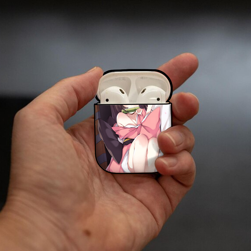 鬼滅の刃（きめつのやいば）竈門 禰󠄀豆子／かまど ねずこ Kamado Nezuko AirPods 第2世代保護ケース ハードシェル ブラック 耐衝撃・防指紋・カラビナ付き