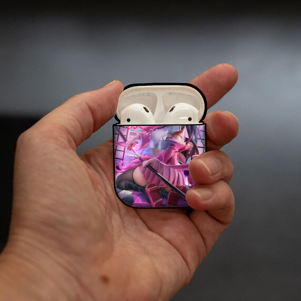 鬼滅の刃（きめつのやいば）竈門 禰󠄀豆子／かまど ねずこ Kamado Nezuko AirPods 第2世代保護ケース ハードシェル ブラック 耐衝撃・防指紋・カラビナ付き