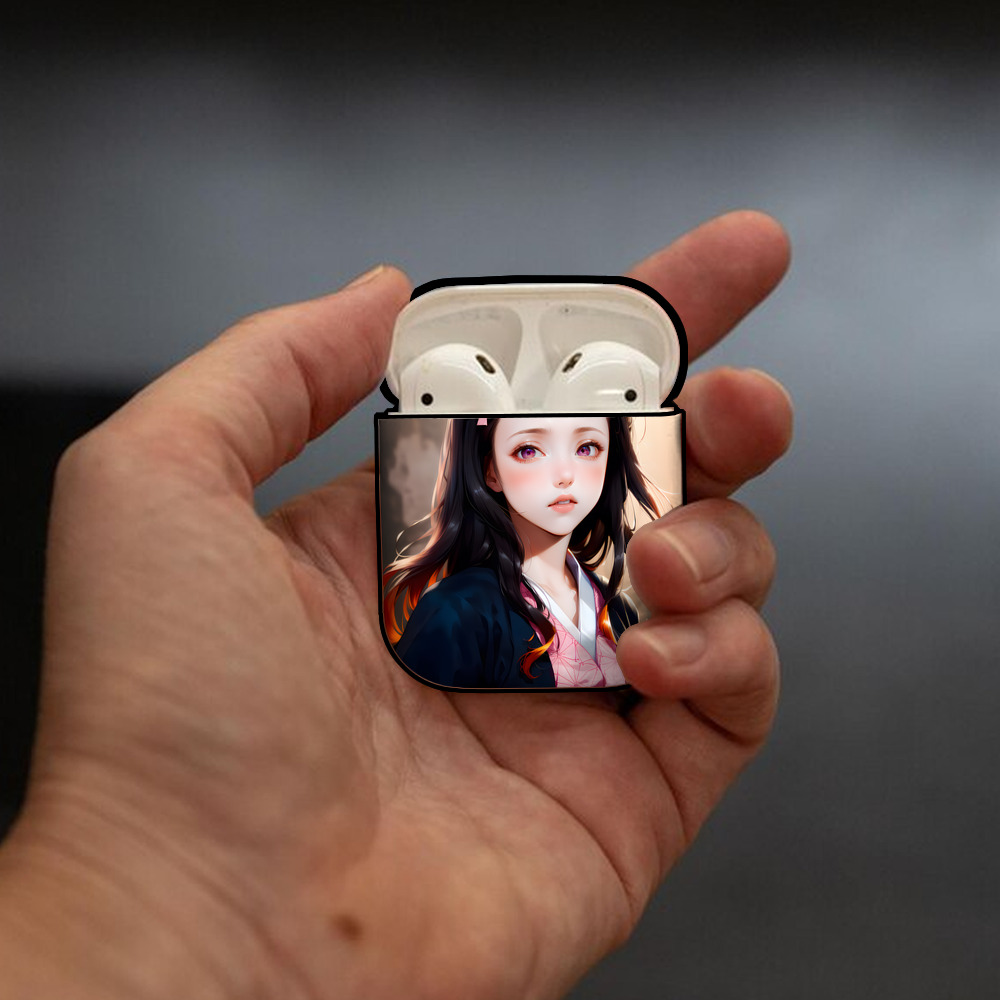 鬼滅の刃（きめつのやいば）竈門 禰󠄀豆子／かまど ねずこ Kamado Nezuko AirPods 第2世代保護ケース ハードシェル ブラック 耐衝撃・防指紋・カラビナ付き