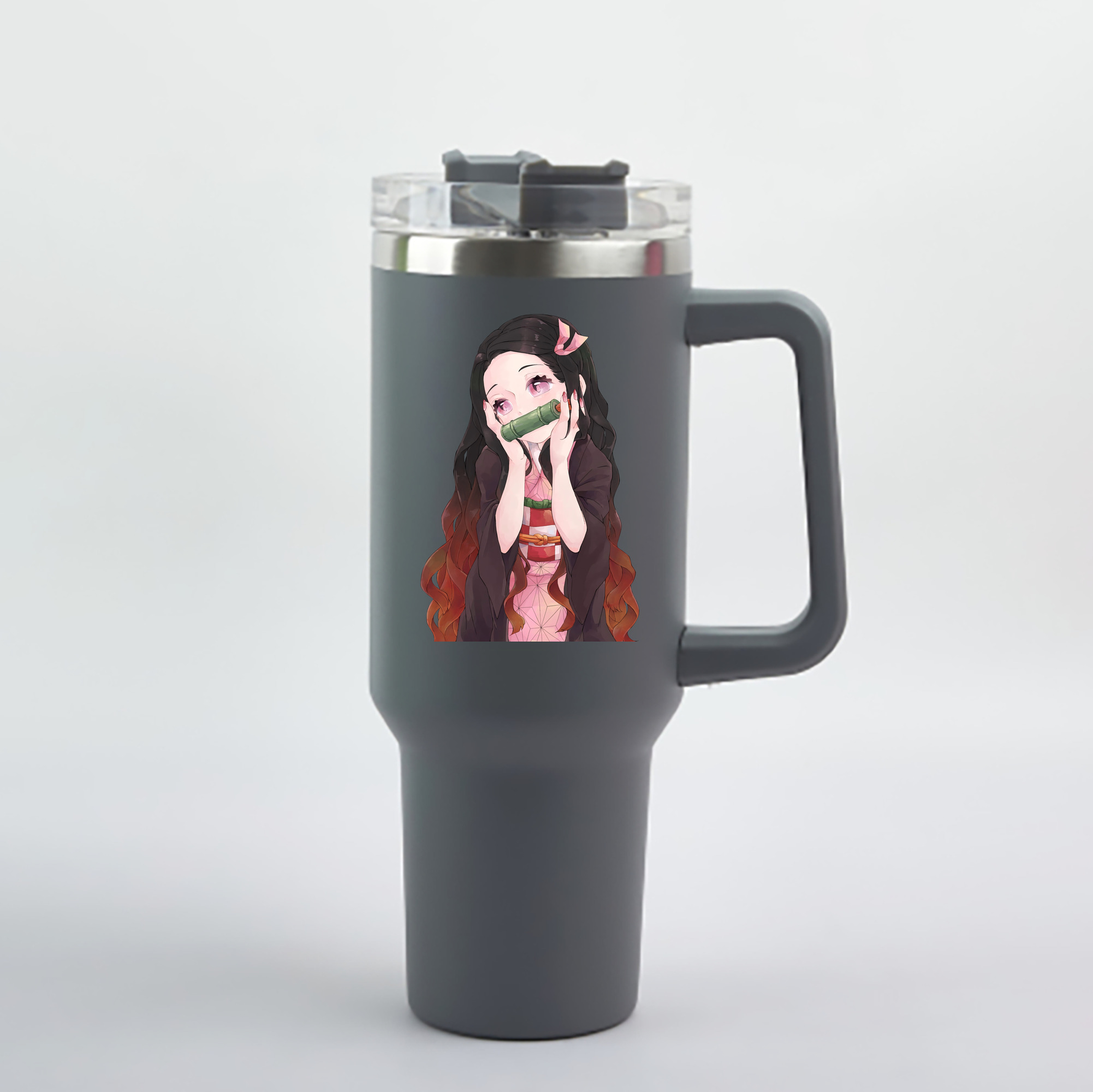 （画像用） 鬼滅の刃（きめつのやいば）竈門 禰󠄀豆子／かまど ねずこ Kamado Nezuko 1200mL車用タンブラー - クリスタルステッカー（プラスチックストロー付き）