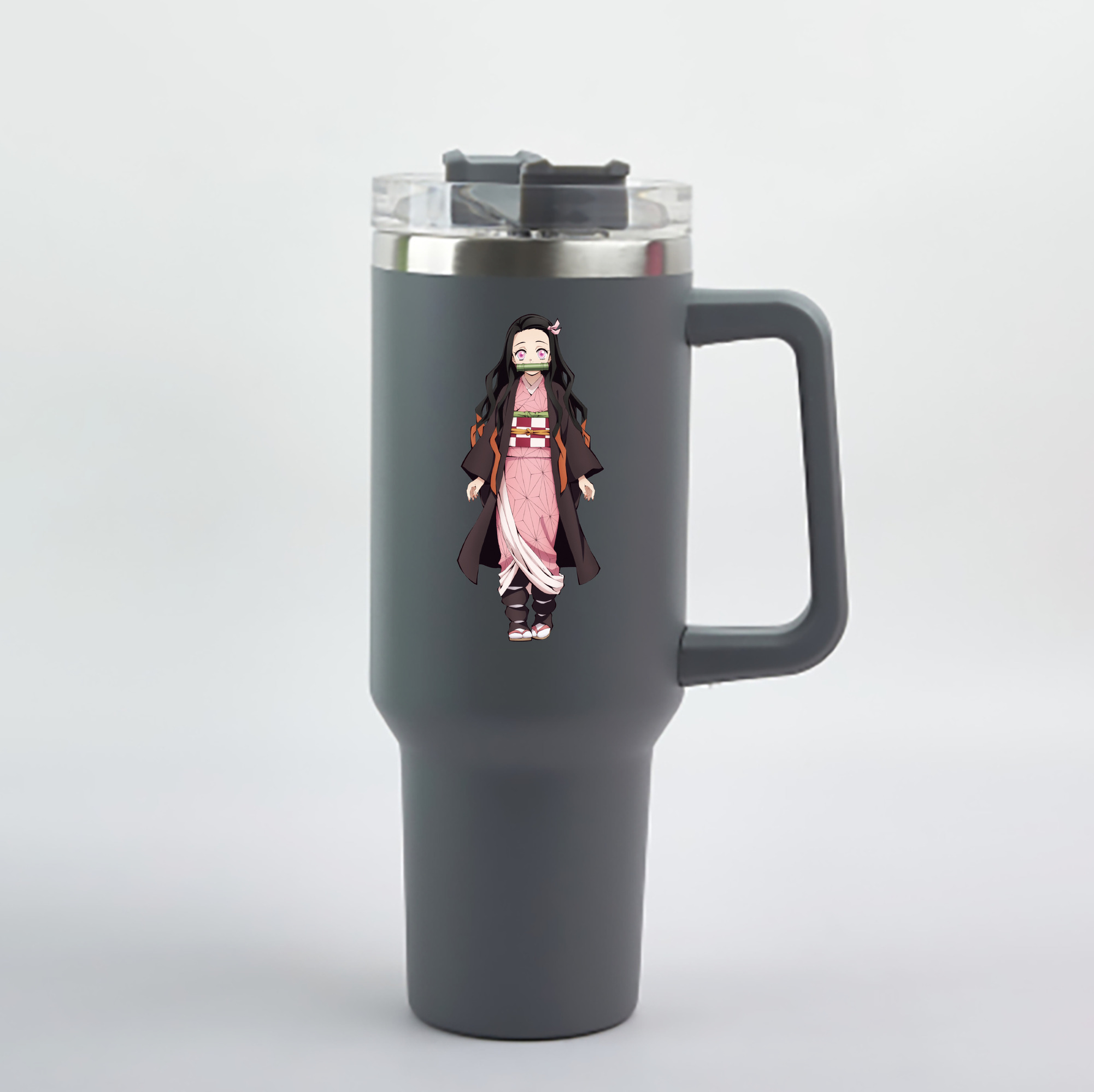 （画像用） 鬼滅の刃（きめつのやいば）竈門 禰󠄀豆子／かまど ねずこ Kamado Nezuko 1200mL車用タンブラー - クリスタルステッカー（プラスチックストロー付き）