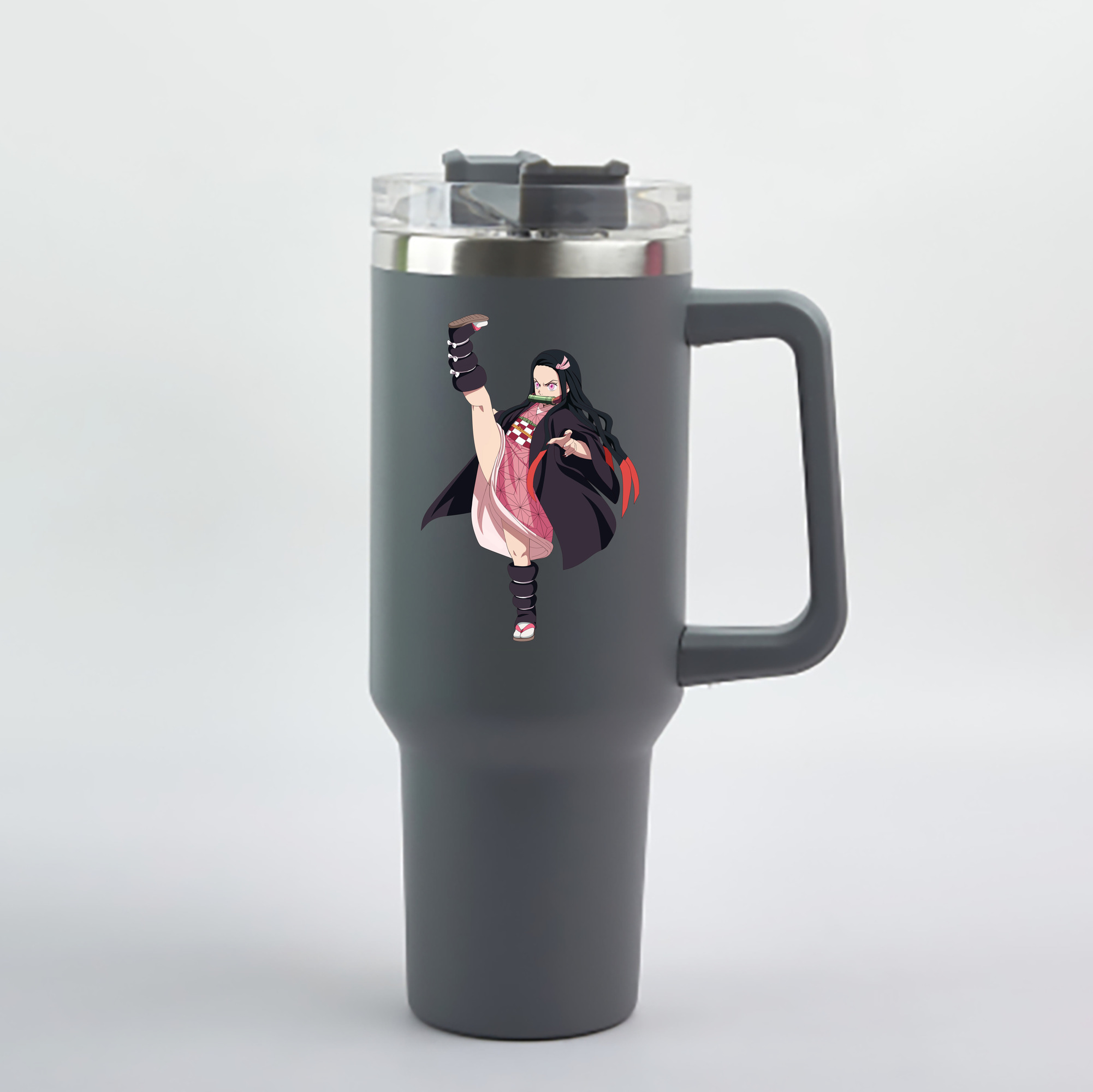 （画像用） 鬼滅の刃（きめつのやいば）竈門 禰󠄀豆子／かまど ねずこ Kamado Nezuko 1200mL車用タンブラー - クリスタルステッカー（プラスチックストロー付き）