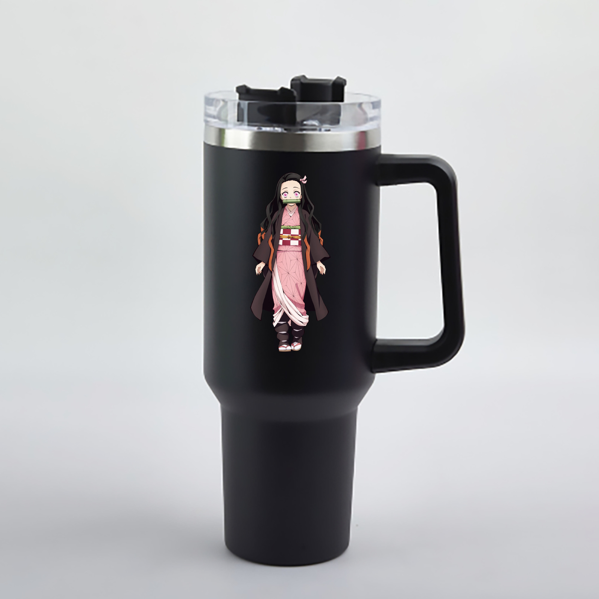 （画像用） 鬼滅の刃（きめつのやいば）竈門 禰󠄀豆子／かまど ねずこ Kamado Nezuko 1200mL車用タンブラー - クリスタルステッカー（プラスチックストロー付き）