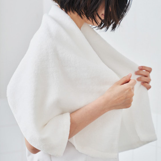 鬼滅の刃（きめつのやいば）竈門 禰󠄀豆子／かまど ねずこ Kamado Nezuko 大判バスタオル 70×140cm 吸水速乾 柔らかい肌触り
