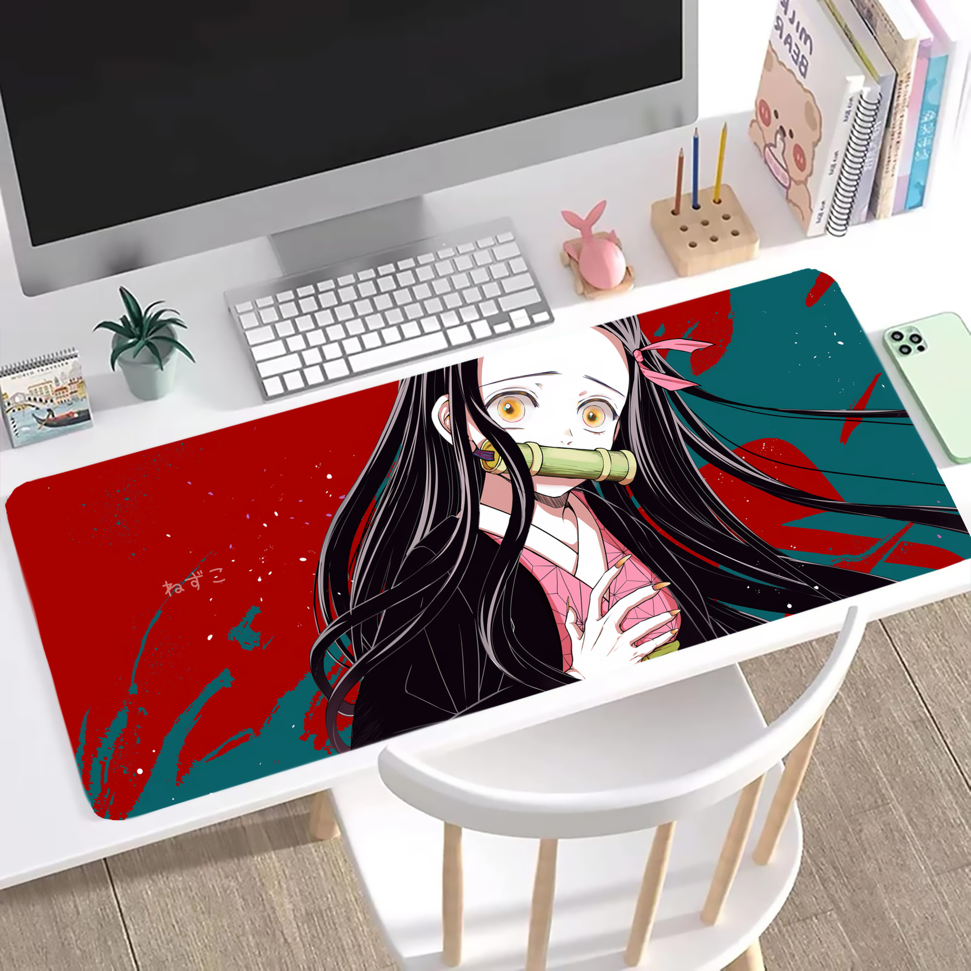 （画像用） 鬼滅の刃（きめつのやいば）竈門 禰󠄀豆子／かまど ねずこ Kamado Nezuko ステッチ加工 大判デスクマット／滑り止めマウスパッド