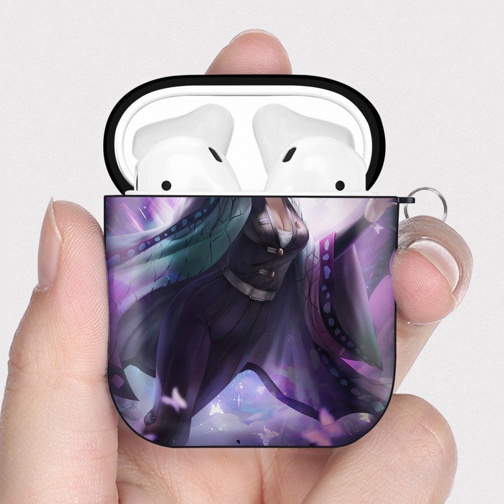 （画像用） 鬼滅の刃（きめつのやいば）蟲柱-胡蝶 しのぶ／こちょう しのぶ Kochou Shinobu AirPods 第2世代保護ケース ハードシェル ブラック 耐衝撃・防指紋・カラビナ付き