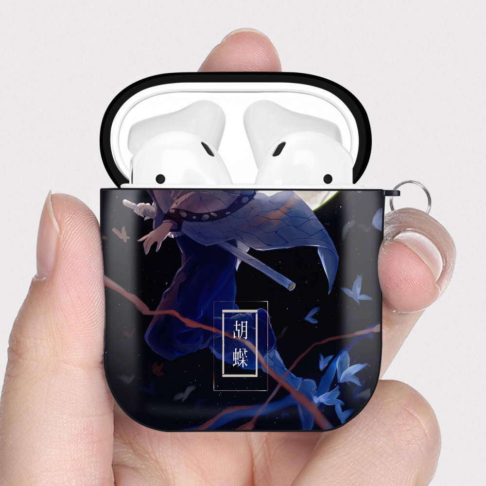 （画像用） 鬼滅の刃（きめつのやいば）蟲柱-胡蝶 しのぶ／こちょう しのぶ Kochou Shinobu AirPods 第2世代保護ケース ハードシェル ブラック 耐衝撃・防指紋・カラビナ付き