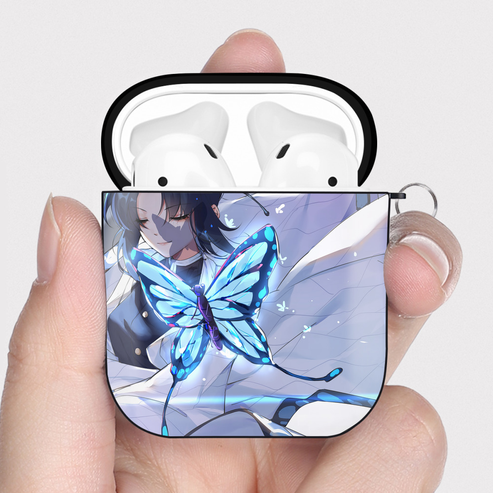 （画像用） 鬼滅の刃（きめつのやいば）蟲柱-胡蝶 しのぶ／こちょう しのぶ Kochou Shinobu AirPods 第2世代保護ケース ハードシェル ブラック 耐衝撃・防指紋・カラビナ付き
