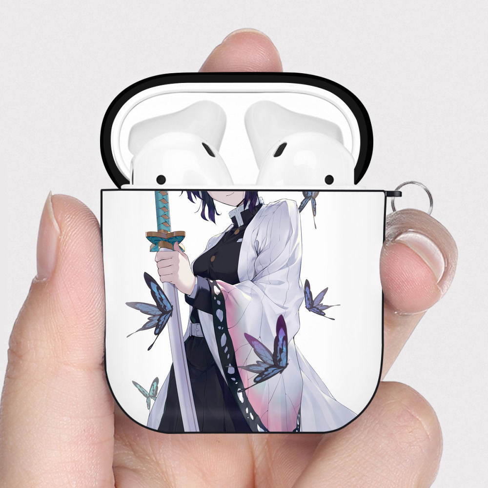 （画像用） 鬼滅の刃（きめつのやいば）蟲柱-胡蝶 しのぶ／こちょう しのぶ Kochou Shinobu AirPods 第2世代保護ケース ハードシェル ブラック 耐衝撃・防指紋・カラビナ付き