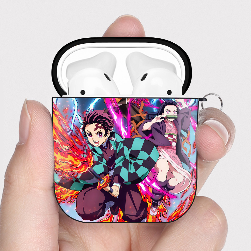 （画像用） 鬼滅の刃（きめつのやいば）竈門 炭治郎／かまど たんじろう Kamado Tanjirou AirPods 第2世代保護ケース ハードシェル ブラック 耐衝撃・防指紋・カラビナ付き