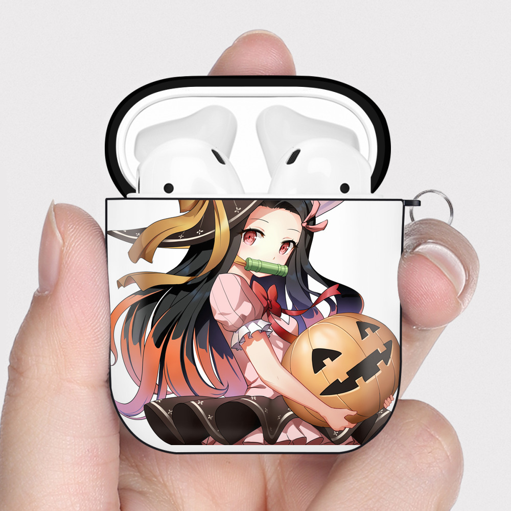（画像用） 鬼滅の刃（きめつのやいば）竈門 禰󠄀豆子／かまど ねずこ Kamado Nezuko AirPods 第2世代保護ケース ハードシェル ブラック 耐衝撃・防指紋・カラビナ付き