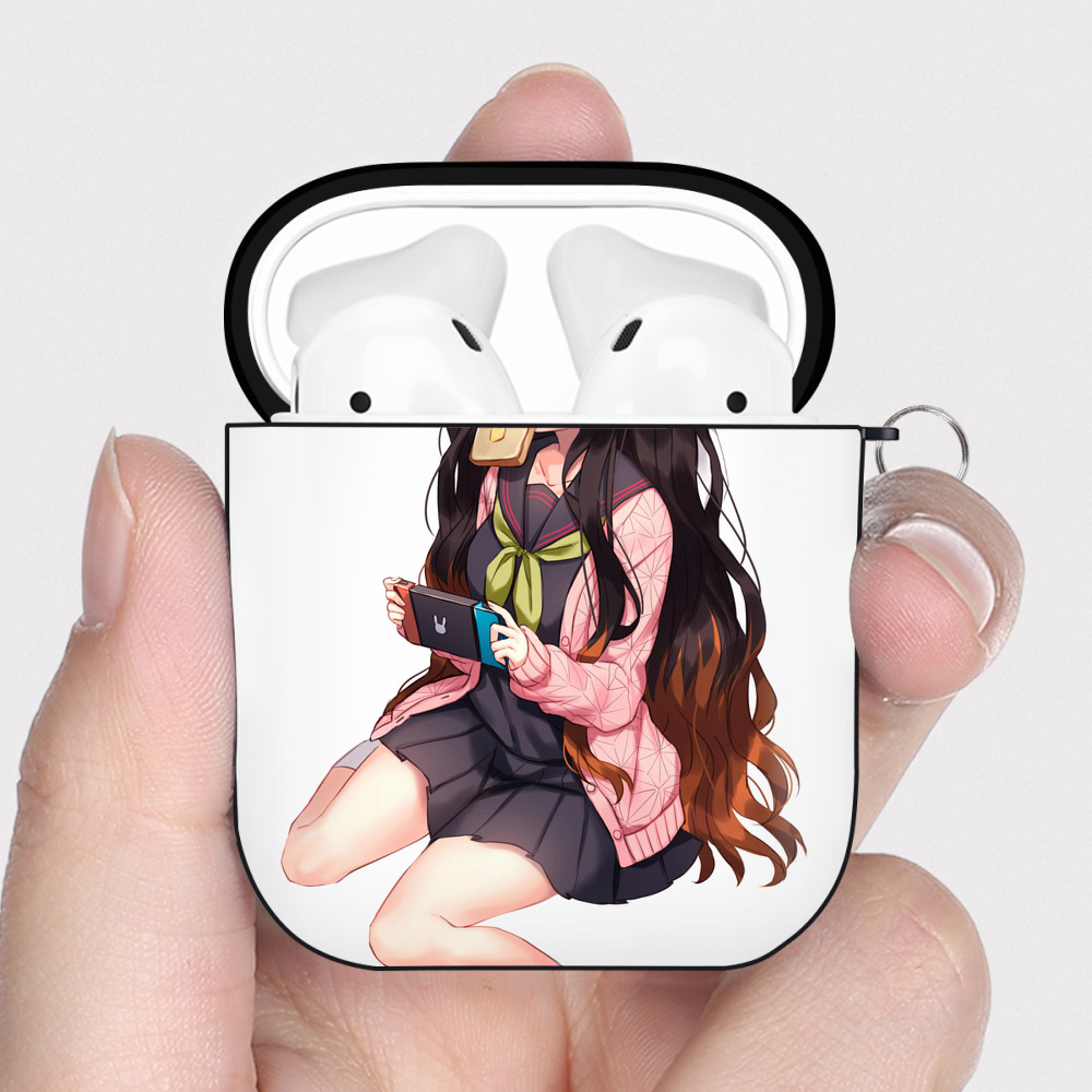 （画像用） 鬼滅の刃（きめつのやいば）竈門 禰󠄀豆子／かまど ねずこ Kamado Nezuko AirPods 第2世代保護ケース ハードシェル ブラック 耐衝撃・防指紋・カラビナ付き