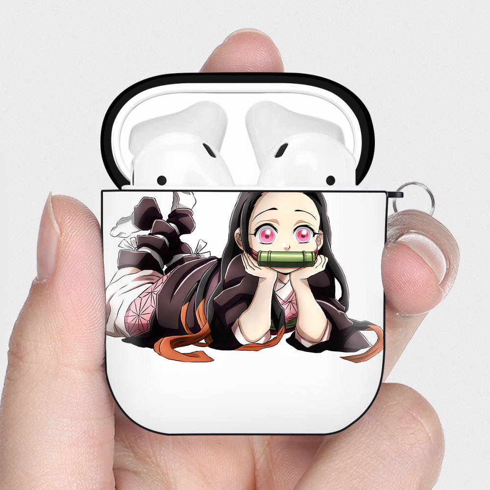 （画像用） 鬼滅の刃（きめつのやいば）竈門 禰󠄀豆子／かまど ねずこ Kamado Nezuko AirPods 第2世代保護ケース ハードシェル ブラック 耐衝撃・防指紋・カラビナ付き