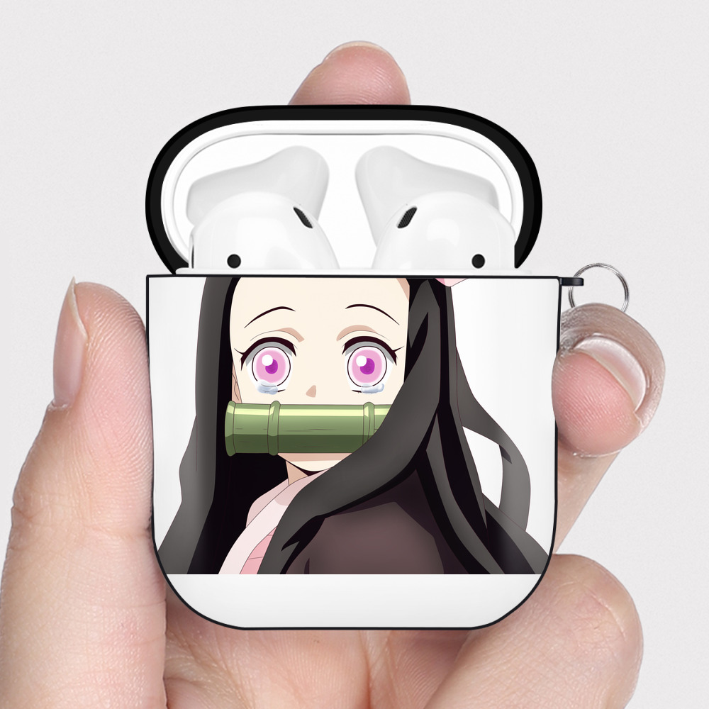 （画像用） 鬼滅の刃（きめつのやいば）竈門 禰󠄀豆子／かまど ねずこ Kamado Nezuko AirPods 第2世代保護ケース ハードシェル ブラック 耐衝撃・防指紋・カラビナ付き