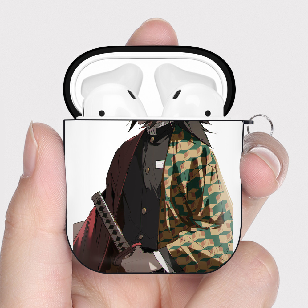 （画像用） 鬼滅の刃（きめつのやいば）水柱-冨岡 義勇／とみおか ぎゆう Tomioka Giyuu AirPods 第2世代保護ケース ハードシェル ブラック 耐衝撃・防指紋・カラビナ付き
